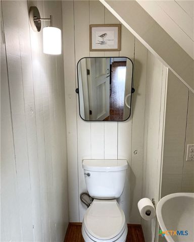 700 Swan Point Marina Road, Seadrift, TX 77983