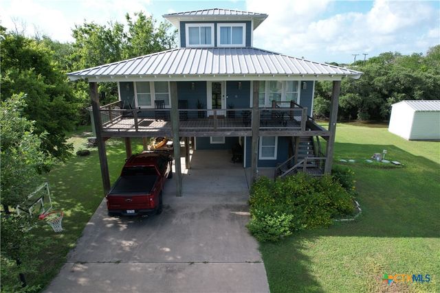 700 Swan Point Marina Road, Seadrift, TX 77983