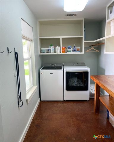 700 Swan Point Marina Road, Seadrift, TX 77983