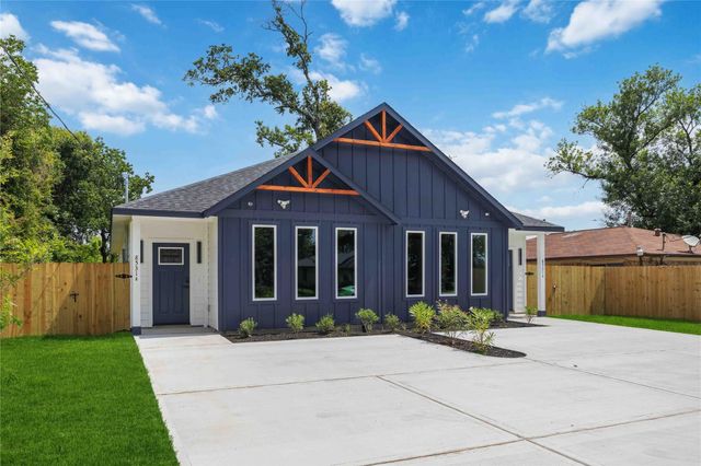 8531 Rinn Street A, Houston, TX 77078