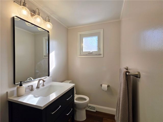 2847 Shamrock Dr, Hampton, PA 15101