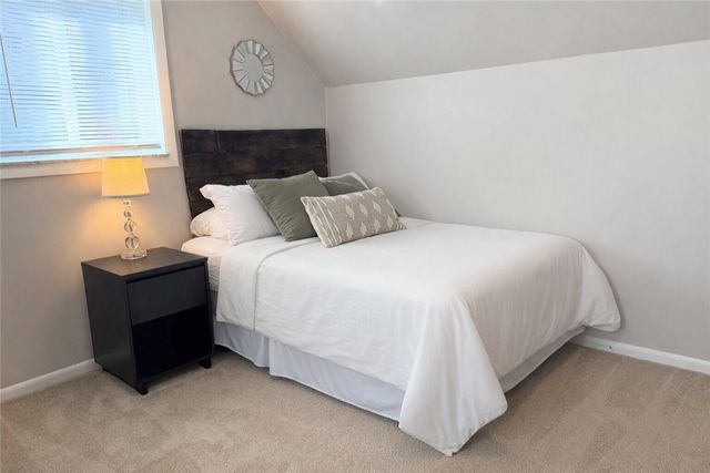 2847 Shamrock Dr, Hampton, PA 15101