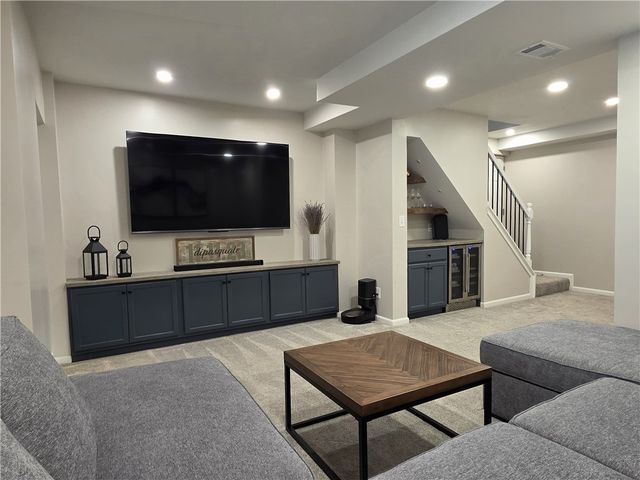 2847 Shamrock Dr, Hampton, PA 15101