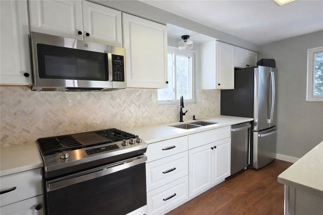 2847 Shamrock Dr, Hampton, PA 15101