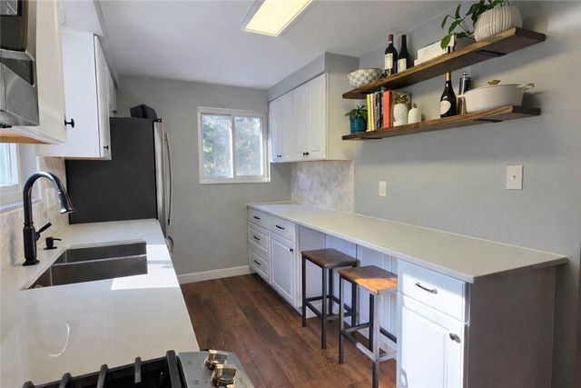 2847 Shamrock Dr, Hampton, PA 15101