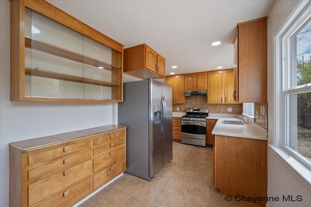 2925 HOLLY CT, Cheyenne, WY 82001