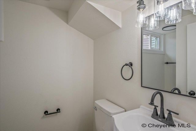 2925 HOLLY CT, Cheyenne, WY 82001