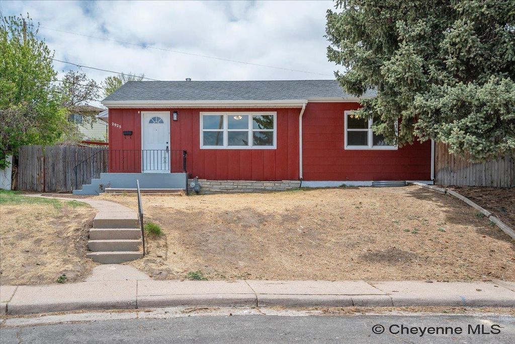 2925 HOLLY CT, Cheyenne, WY 82001
