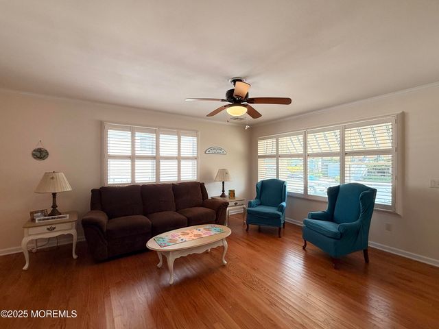 138 10th Avenue, Seaside Park, NJ 08752