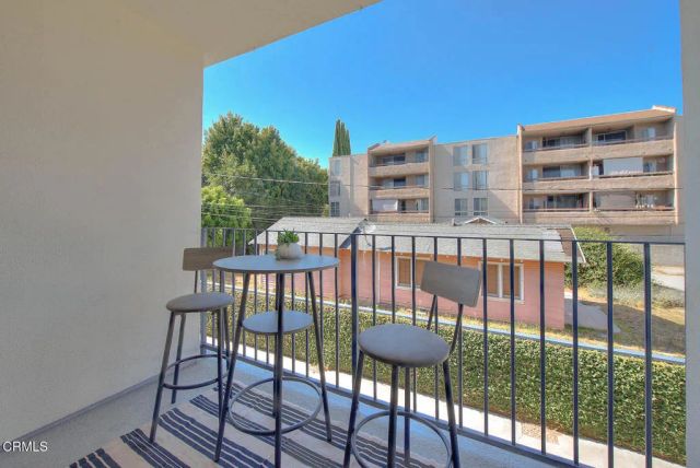 285 S Sierra Madre Boulevard E, Pasadena, CA 91107