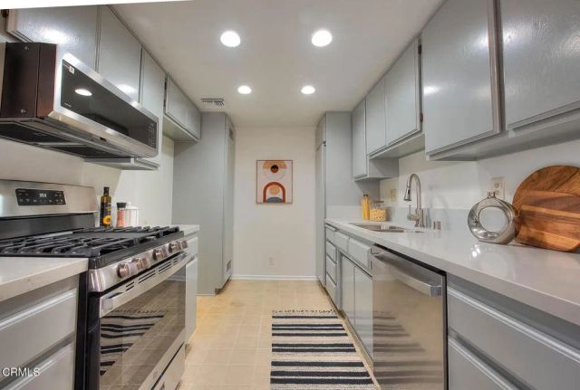285 S Sierra Madre Boulevard E, Pasadena, CA 91107
