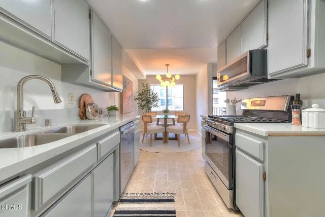 285 S Sierra Madre Boulevard E, Pasadena, CA 91107