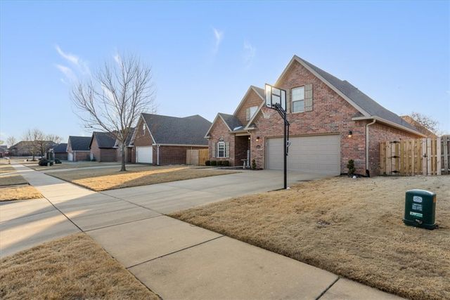 3902 SW Stonefield Street, Bentonville, AR 72713