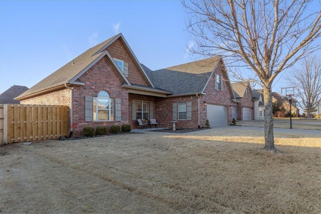 3902 SW Stonefield Street, Bentonville, AR 72713