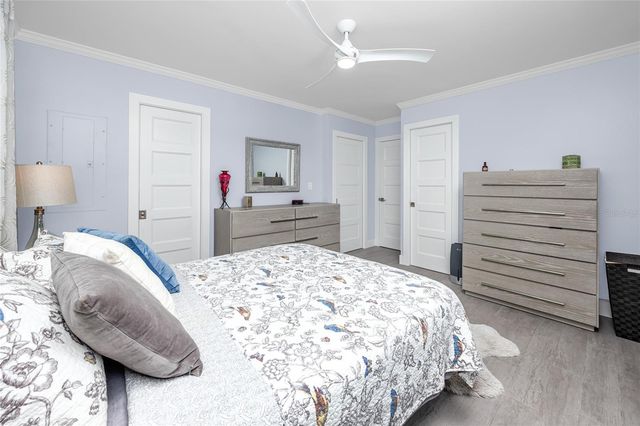 2597 CRESCENT DRIVE, Largo, FL 33770