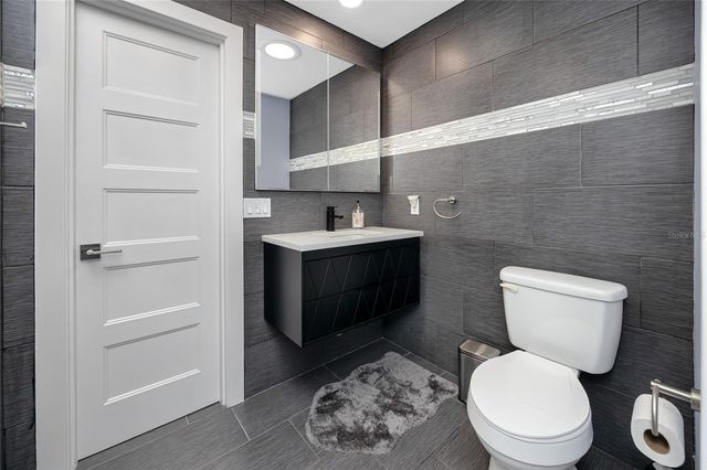 2597 CRESCENT DRIVE, Largo, FL 33770