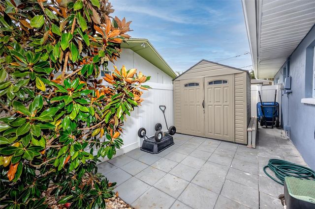 2597 CRESCENT DRIVE, Largo, FL 33770