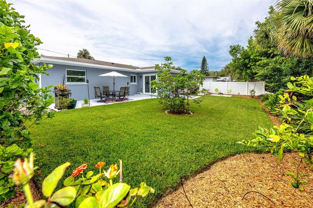 2597 CRESCENT DRIVE, Largo, FL 33770