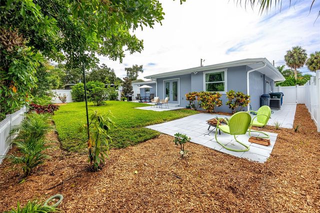 2597 CRESCENT DRIVE, Largo, FL 33770