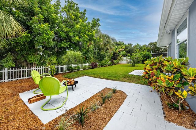 2597 CRESCENT DRIVE, Largo, FL 33770