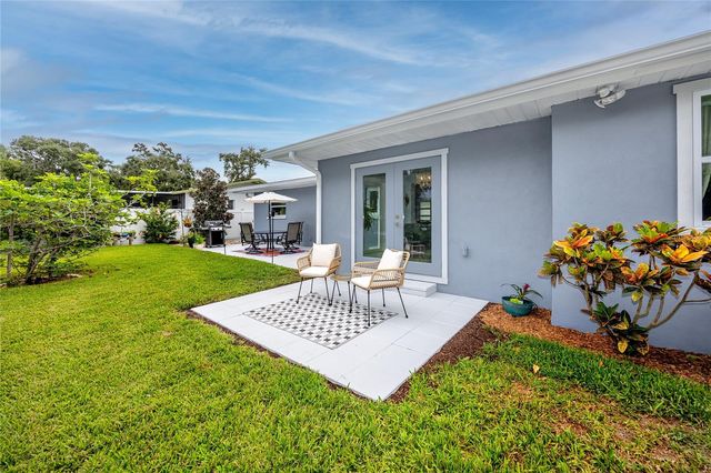 2597 CRESCENT DRIVE, Largo, FL 33770