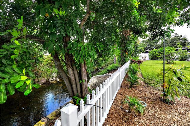 2597 CRESCENT DRIVE, Largo, FL 33770