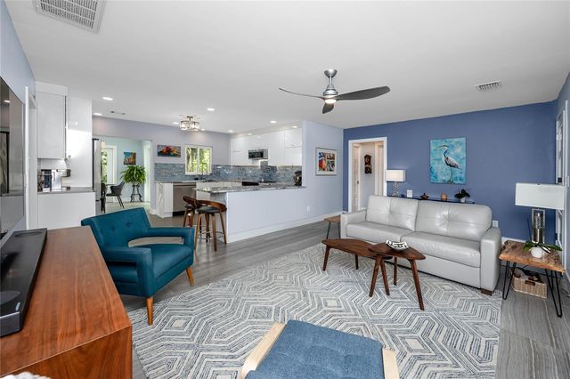 2597 CRESCENT DRIVE, Largo, FL 33770