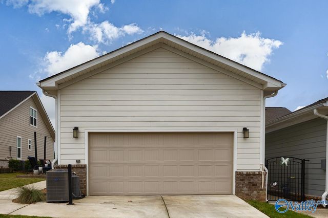 8013 Deer Crossing Circle, Owens Cross Roads, AL 35763