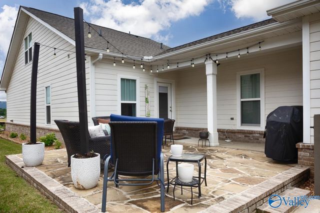 8013 Deer Crossing Circle, Owens Cross Roads, AL 35763