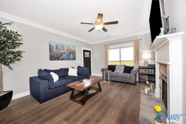 8013 Deer Crossing Circle, Owens Cross Roads, AL 35763