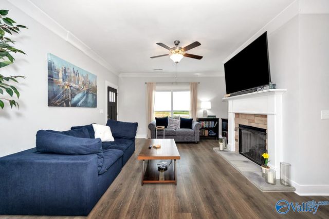 8013 Deer Crossing Circle, Owens Cross Roads, AL 35763