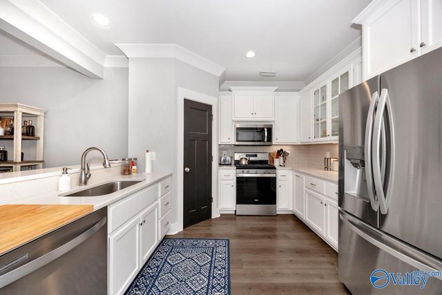 8013 Deer Crossing Circle, Owens Cross Roads, AL 35763