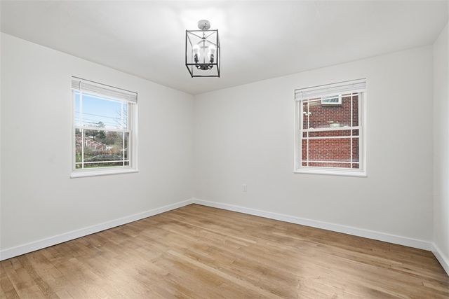 885 Middle Rd, Castle Shannon, PA 15234