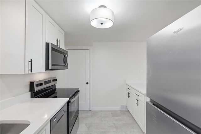 885 Middle Rd, Castle Shannon, PA 15234