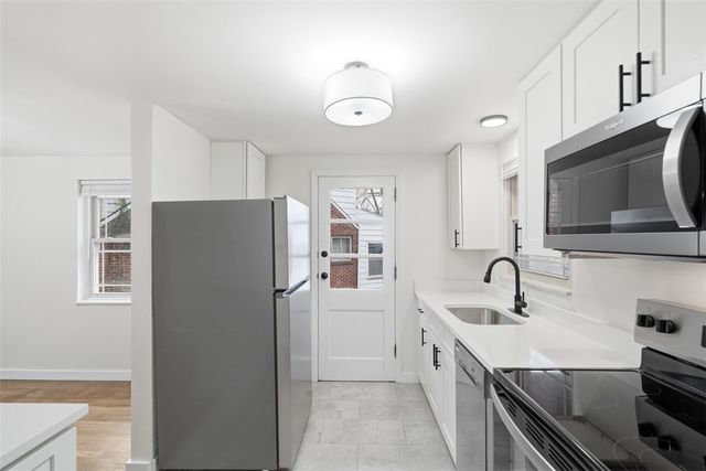 885 Middle Rd, Castle Shannon, PA 15234