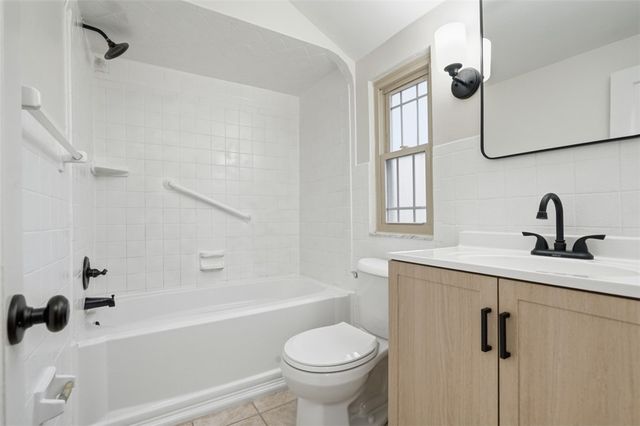 885 Middle Rd, Castle Shannon, PA 15234