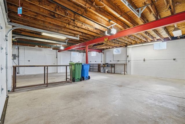 885 Middle Rd, Castle Shannon, PA 15234