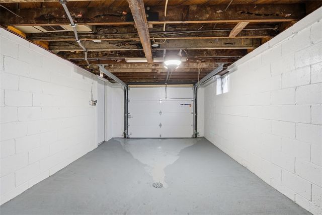 885 Middle Rd, Castle Shannon, PA 15234