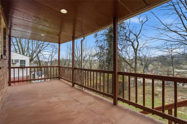 885 Middle Rd, Castle Shannon, PA 15234