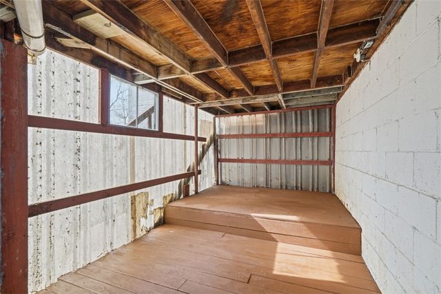 885 Middle Rd, Castle Shannon, PA 15234