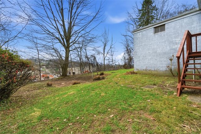 885 Middle Rd, Castle Shannon, PA 15234