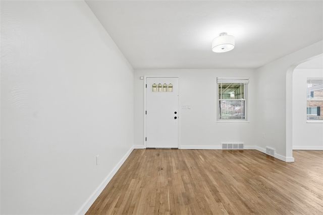 885 Middle Rd, Castle Shannon, PA 15234