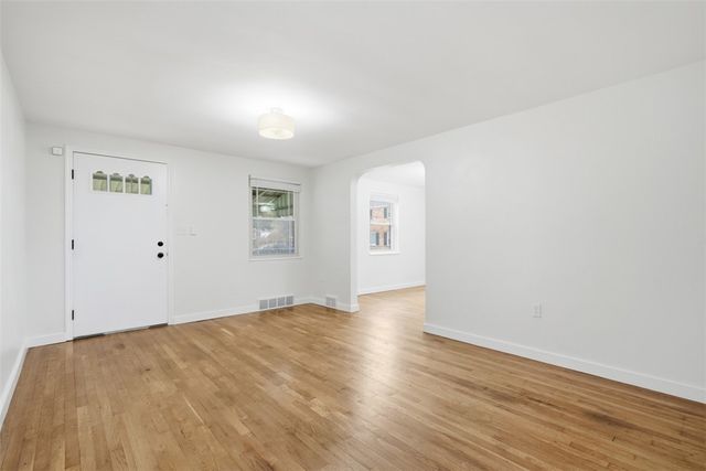 885 Middle Rd, Castle Shannon, PA 15234