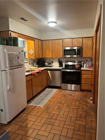 645 W Adams Street, Fayetteville, AR 72701