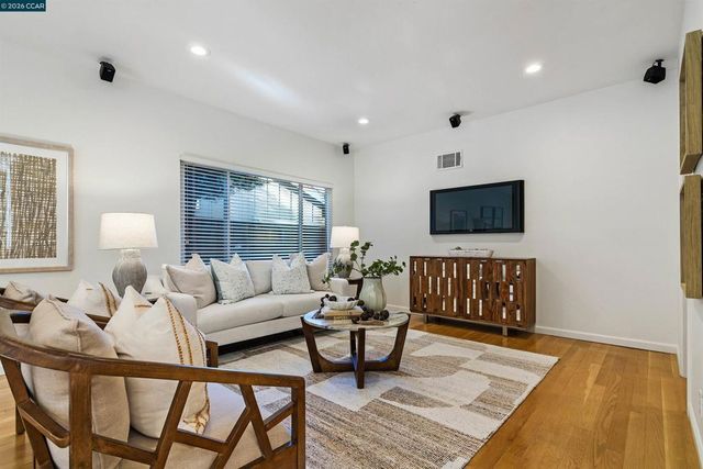 3687 Chucker Ct, Walnut Creek, CA 94598