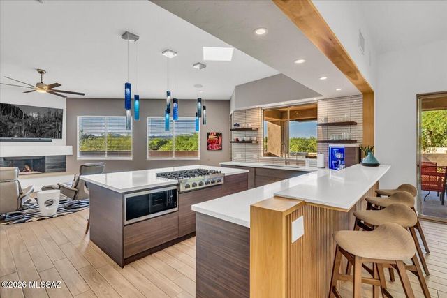 1124 W Saddlehorn Place, Oro Valley, AZ 85704