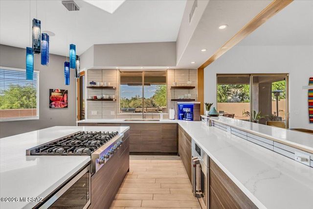 1124 W Saddlehorn Place, Oro Valley, AZ 85704