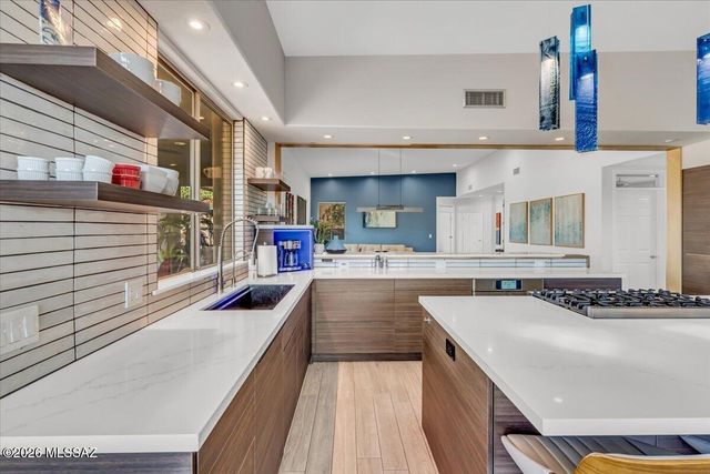 1124 W Saddlehorn Place, Oro Valley, AZ 85704