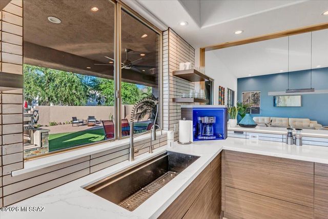 1124 W Saddlehorn Place, Oro Valley, AZ 85704