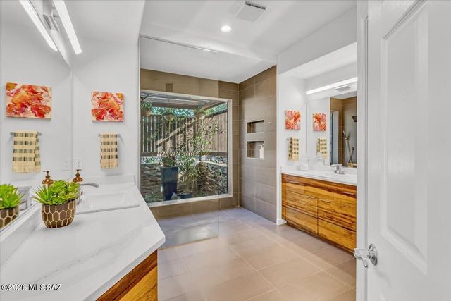 1124 W Saddlehorn Place, Oro Valley, AZ 85704